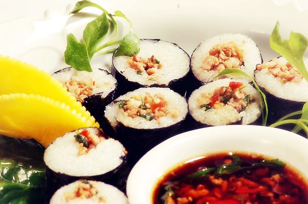 Ka-Prao Sushi Roll