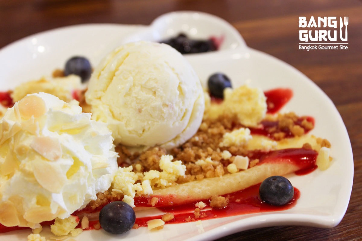 Blueberry Cheesecake Crepe